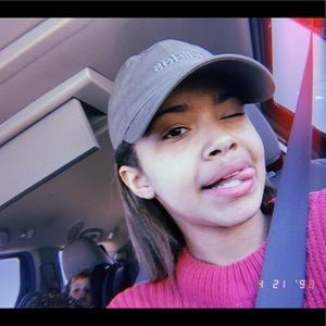 Meet your Posher, Avery